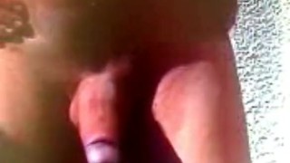 Gioco con il mio cazzo e mi masturbo