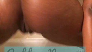 Naked bathtub twerking is so cute
