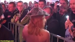 flexi cowgirl milfs on public stage