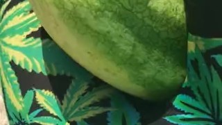 I can crack a watermelon with these thighs 