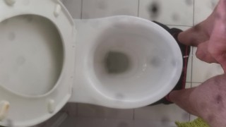 Solo male pee
