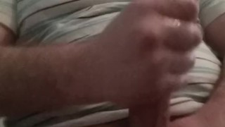 Jerking off on live cam (cumshot)