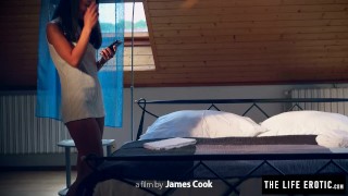 Cutie taking close up pussy selfies before masturbating