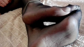 HOT SCHOOLGIRL SHOWS SEXY LEGS AND FEET IN NYLON STOCKINGS ! 18y 4K
