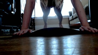 COLLEGE STUDENT WORKS OUT NAKED IN HOME!