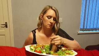 Salad needs a dressing...I got an idea!