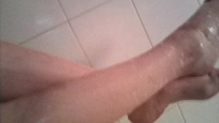 NICOLE PORSCHE / PISSING IN THE BATH 