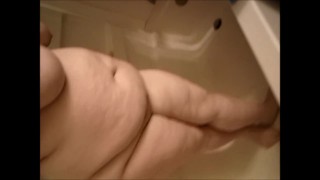 Vixen BBW Pisses All Over, Messy Ending