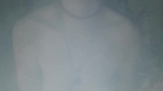 Topless dabbin
