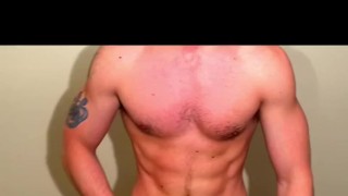 Muscle hunk jacks off