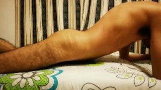 Frotando mi cama + gimiendo