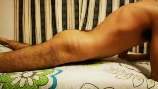 Frotando mi cama + gimiendo