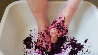 Fun with red cabbage and dildo