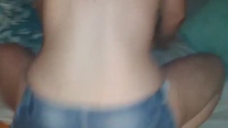 Kiki twerking