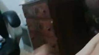 Me masturbo y me vengo en mi cuerpo