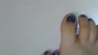 Squeaky clean toes
