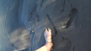 Walk along the berig, legs pov