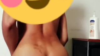 Putito tragando dildo