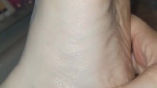 Watch My Sexy Feet in the Bubble Bath