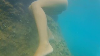 Public Beach underwater PUSSY flash