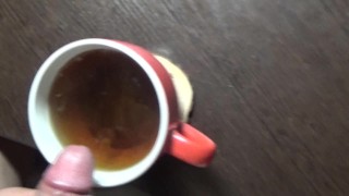 Кофе с молоком для сводной сестры!