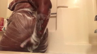 A lil bath tease