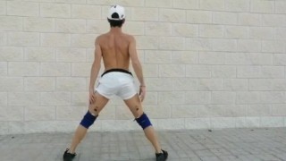 Twerking hot @toniking_official 