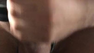 Großer Schwanz spritzt ab