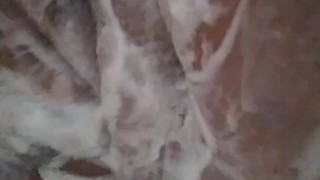 Washing my pussy 