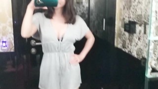 维密试衣间 Chinese girl in Victoria's secret fitting room