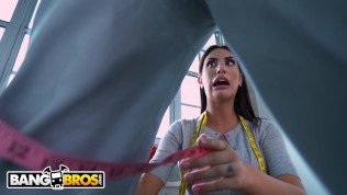 BANGBROS - Gorgeous Babe August Ames Loses Her Mind When She Sees Jay's BBC