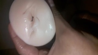 virgen jugando con su vagina