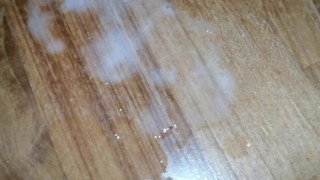I masturbate and have a huge cumshot on the floor