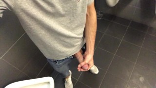 Jerking Public Wc