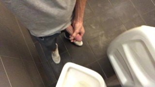 Jerking Public Wc