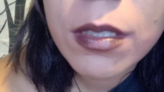 My Lips do tricks