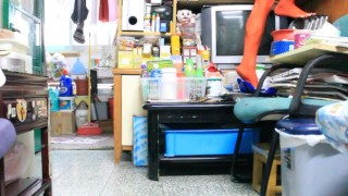 Home painted himself into a red cub