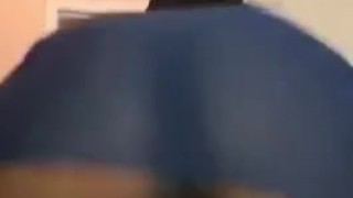 She had to piss while twerking