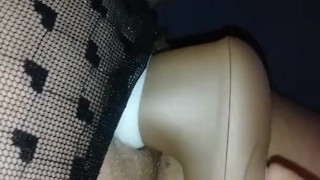 18 yr old Thick girl uses Satifyer pro 2 Shaking orgasm 