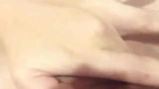 Linda mujer se masturba frente la camara