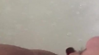 Who wants to cum play with me in the bathroom 