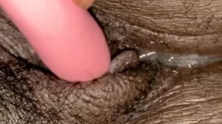 Stud Solo pussy play when the wife’s away