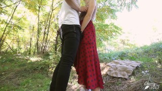 Outdoor Upscirt Fuck and Creampie