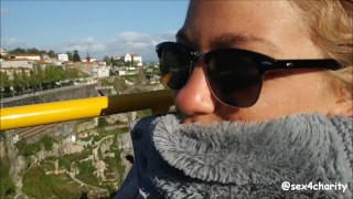 Sexe public dans un bus touristique de Porto
