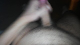 PLAYING DICK ON A BED AFTER SHOWER BAWIĘ SIĘ KUTASEM PO PRYSZNICU NA ŁÓŻKU