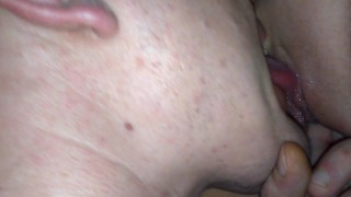 Отлизывание пизды девушки перед сном