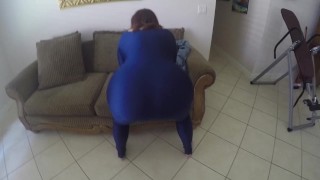 My HUGE ass watch it bounce and twerk in this tight spandex yoga pants