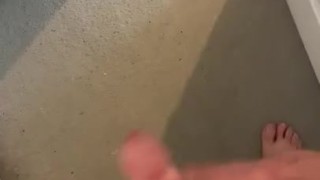 Young Big dick Brit cums 