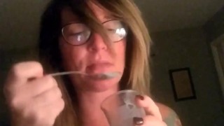 Rancid_daisyx swallows 3 loads from playmate while fiance' is gone