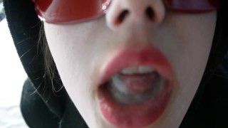Девушка-вампир получает полный рот спермы и глотает #HALLOWEEN2019